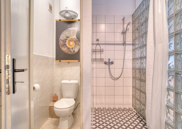 Na predaj 1-izbový byt s investičným potenciálom v centre Bratislavy