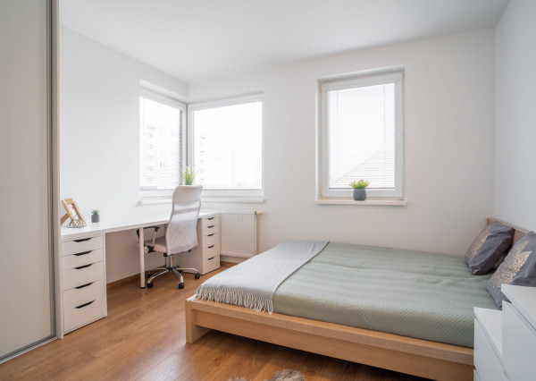 Na prenájom moderný 2-izbový byt s parkovacím miestom v centre Malaciek