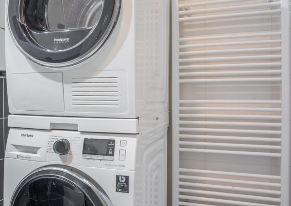 Na prenájom moderný 2-izbový byt s parkovacím miestom v centre Malaciek