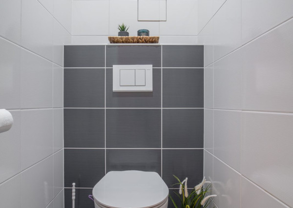 Na prenájom moderný 2-izbový byt s parkovacím miestom v centre Malaciek