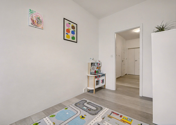 Na predaj  3-izbový byt s dvoma loggiami v Petržalke BA.