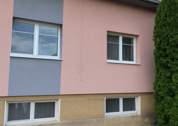 REZERVOVANÉ: Na predaj poschodový 5-izbový rodinný dom v obci Beluša