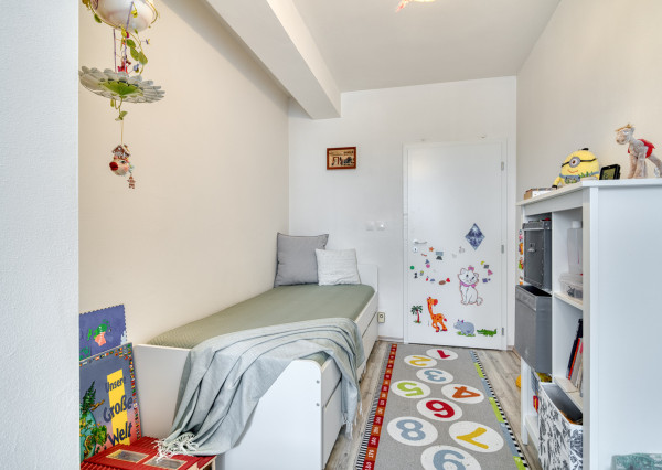 Na predaj veľkorysý 3-izbový byt s parkovacím státím v Rovinke