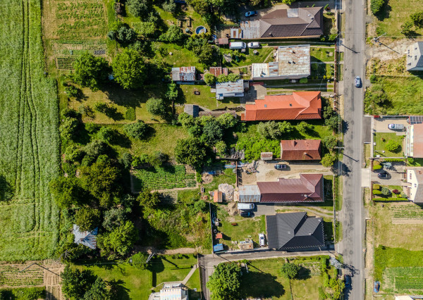 REZERVOVANÉ: Na predaj rozmerný pozemok vhodný na výstavbu v obci Moravany časť Lučkovce
