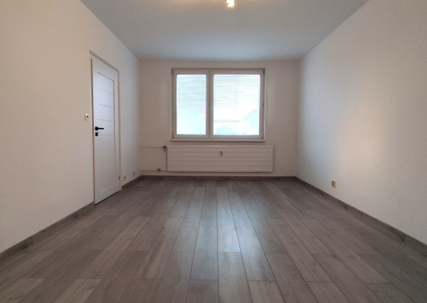 Na prenájom zrekonštruovaný 2-izbový byt v Bánovciach nad Bebravou