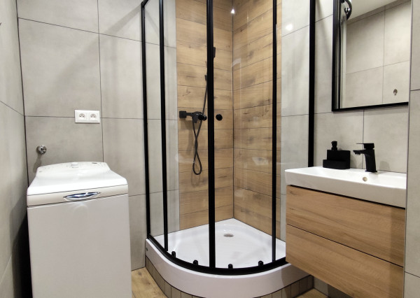 Na prenájom zrekonštruovaný 2-izbový byt v Bánovciach nad Bebravou