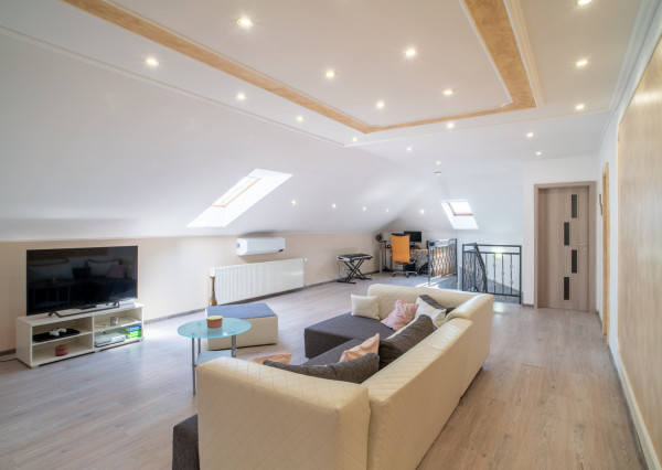 Na predaj priestranný rodinný dom v obci Zlaté Klasy