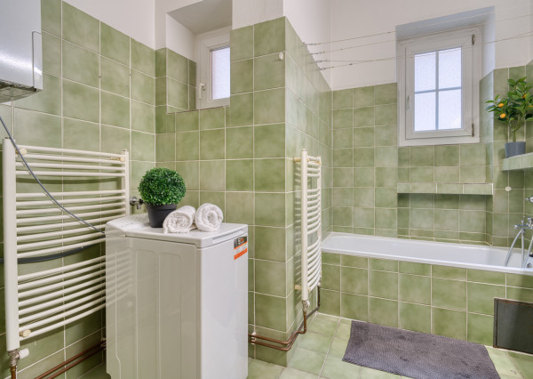 Na prenájom priestranný 4-izbový byt pri OC Nivy