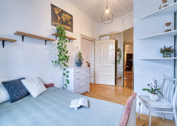 Na prenájom priestranný 4-izbový byt pri OC Nivy