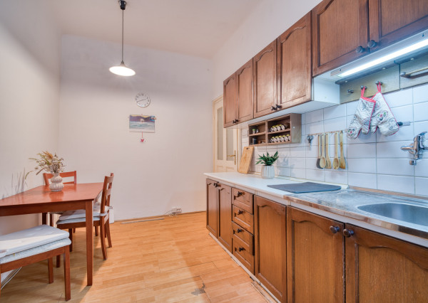 Na prenájom priestranný 4-izbový byt pri OC Nivy