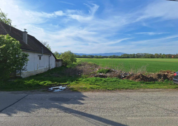 Nová cena !!!  Exkluzívne na predaj slnečný pozemok v obci Chudá Lehota , 1158m2