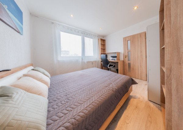 REZERVOVANÉ: Na predaj 3-izbový zrekonštruovaný byt v Poprade