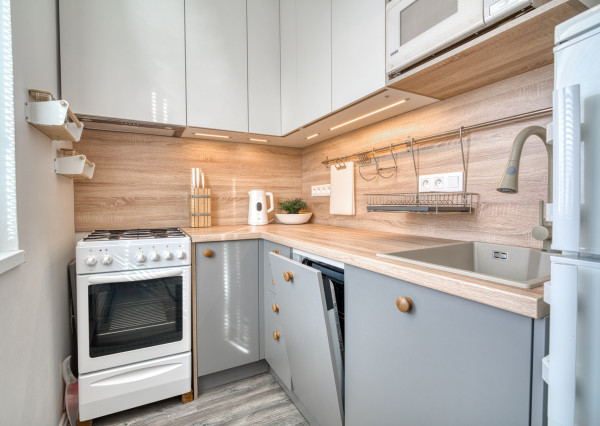 Na prenájom zariadený 2-izbový byt v centre Malaciek