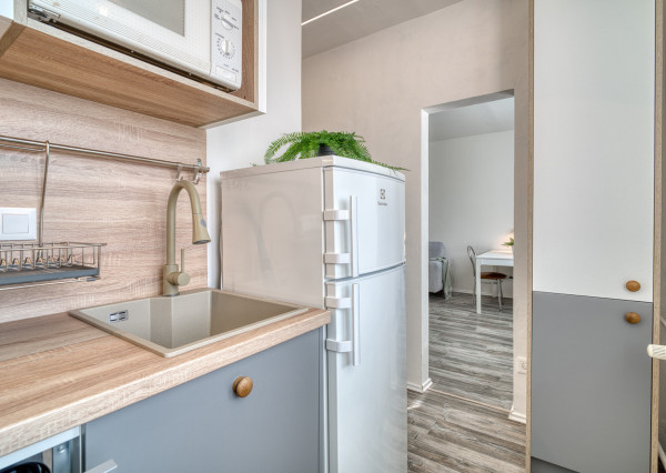 Na prenájom zariadený 2-izbový byt v centre Malaciek