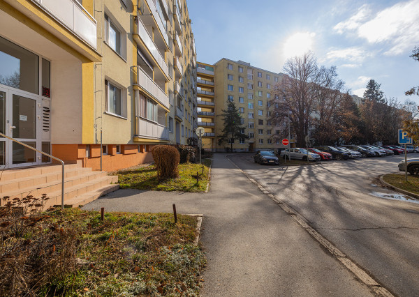 Na predaj 3-izbový priestranný holobyt v Prešove