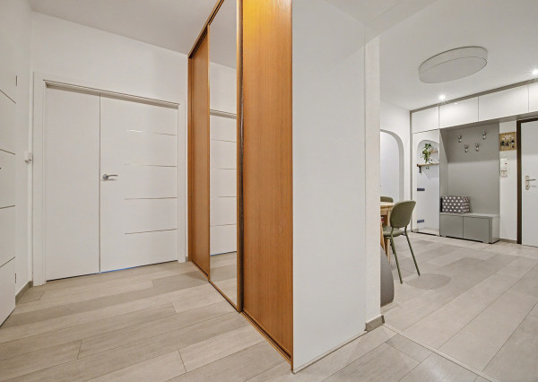 Na predaj  3-izbový byt s dvoma loggiami v Petržalke BA.