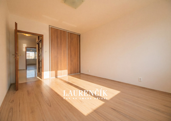 NA PREDAJ | 3-izbový byt s nadštandardnou výmerou v Trenčíne na ul. Liptovská