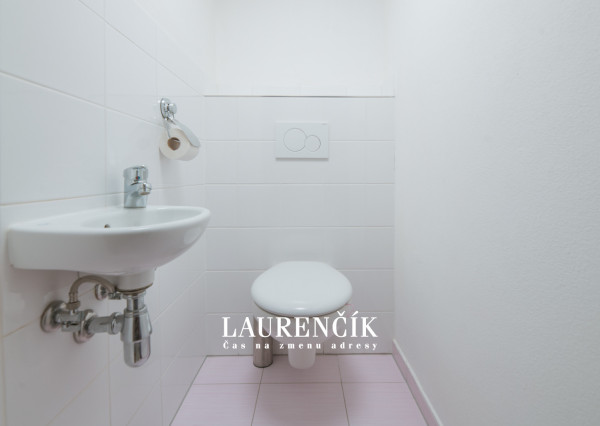 NA PREDAJ | 3-izbový byt s nadštandardnou výmerou v Trenčíne na ul. Liptovská