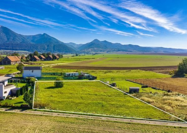 Na predaj pozemok v lokalite Karlová