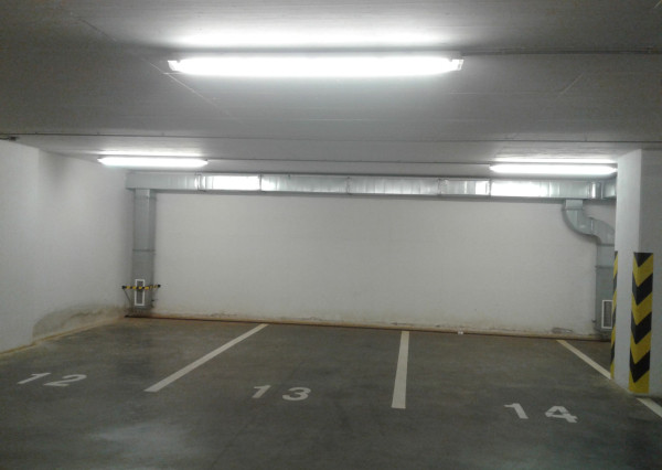 Na prenájom garážové státie v komornej garáži v Bratislave