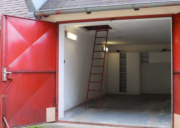 Na predaj garáž s parkovacím státím na sídlisku Juh, Trenčín