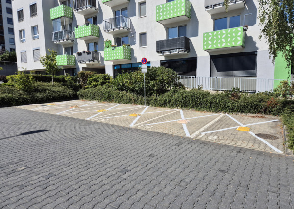 Na prenájom parkovacie státie pri komplexe Tammi 1, Dúbravka