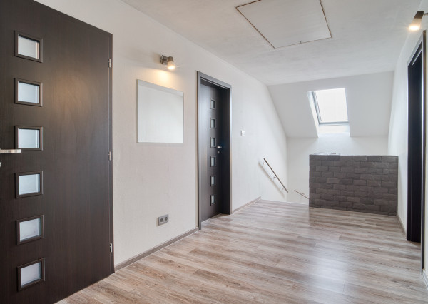 Na predaj rodinný dom s rozľahlým pozemkom v Kostolišti