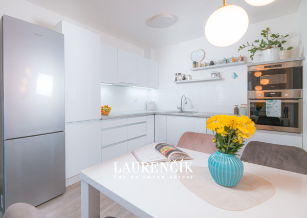 NA PRENÁJOM | MODERNÝ 2-IZBOVÝ BYT V TRENČÍNE