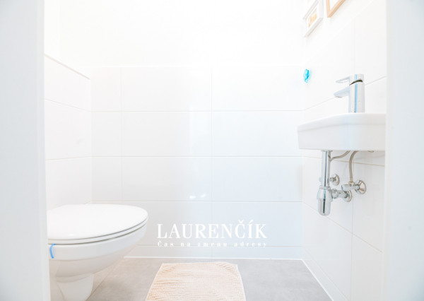 NA PRENÁJOM | MODERNÝ 2-IZBOVÝ BYT V TRENČÍNE