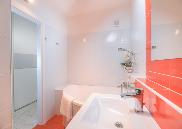 Na predaj krásne zrekonštruovaný 4-izbový byt v Trenčíne