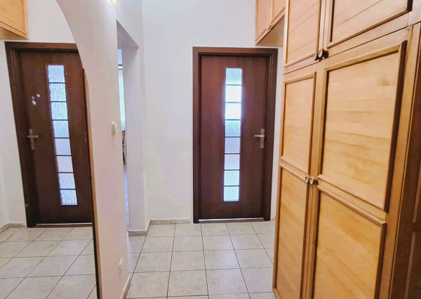 Na prenájom čiastočne zariadený 2-izbový byt v Bánovciach nad Bebravou