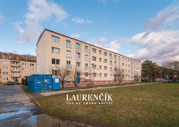 PREDANÉ | 1-izbový byt v Trenčianskych Tepliciach s investičným potenciálom
