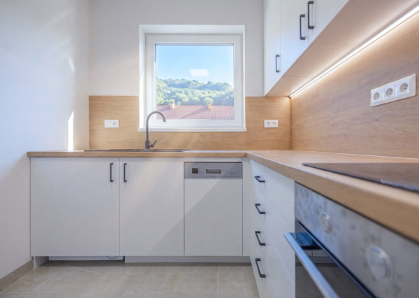 Na predaj zrekonštruovaný 3-izbový byt v obci Malcov