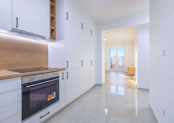 Na predaj zrekonštruovaný 3-izbový byt v obci Malcov