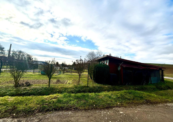 Exkluzívne na predaj  záhrada s chatkou v Bánovciach n/B