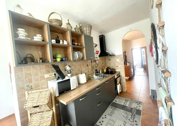 Exkluzívna ponuka 3 izb. veľkometrážného bytu v Bánovciach n/B s balkónom a pivnicou- SEVER