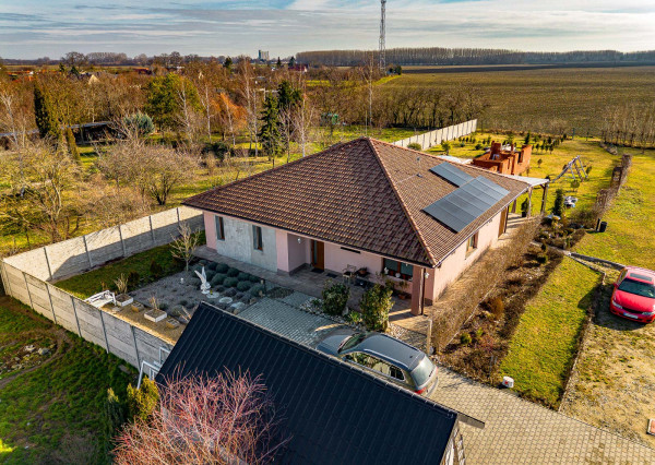 Na predaj rodinný dom s možnosťou ďalšej výstavby v Macove