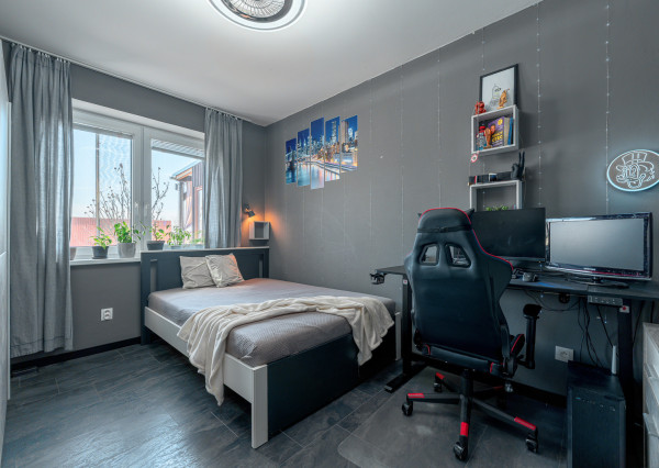 Na predaj rodinný dom s bazénom v obci Macov