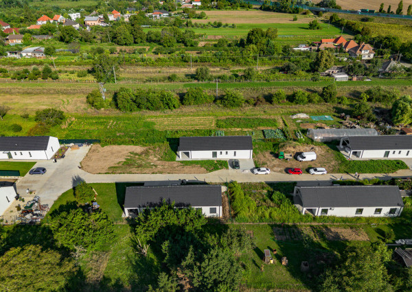 Na predaj moderný 4-izbový rodinný dom v Šoporni