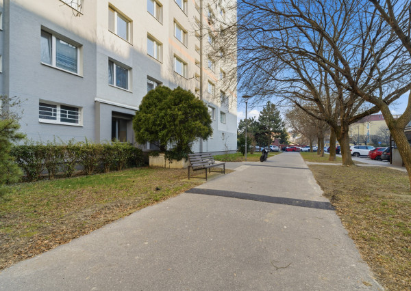 Na prenájom útulná garsónka v Bratislave - Vrakuňa