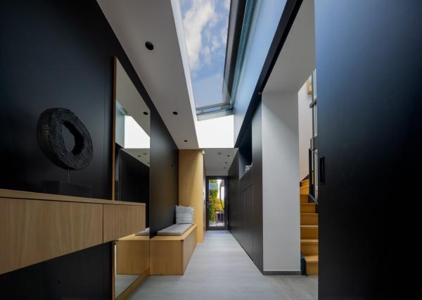 Na predaj vila s okrasnou záhradou a bazénom v Pezinku