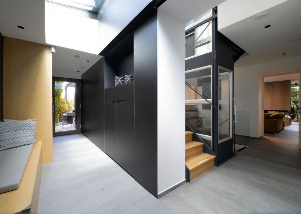 Na predaj vila s okrasnou záhradou a bazénom v Pezinku