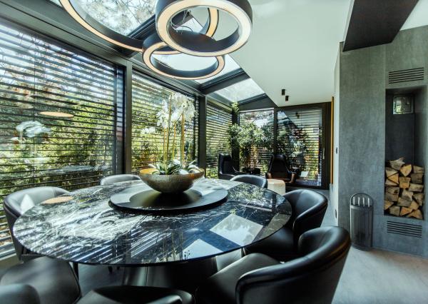 Na predaj vila s okrasnou záhradou a bazénom v Pezinku