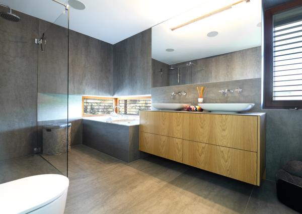 Na predaj vila s okrasnou záhradou a bazénom v Pezinku