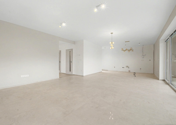 Na predaj 4-izbový rodinný dom v obci Divina