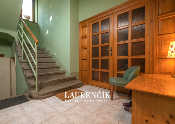 NA PREDAJ | UNIKÁTNY RODINNÝ DOM V CENTRE TRENČÍNA