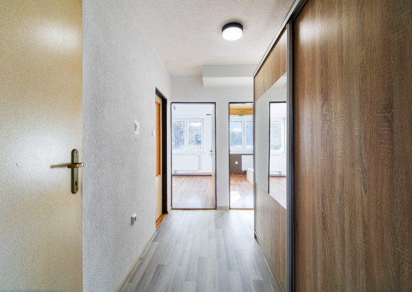 Na predaj veľkometrážny 3-izbový byt v Zákamennom