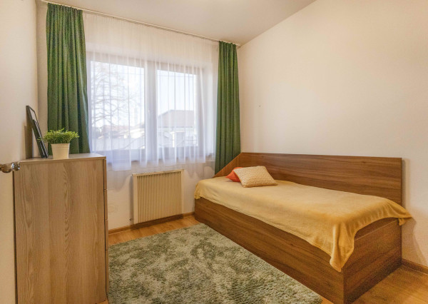 Na prenájom rodinný dom s garážou a terasou v centre Šamorína