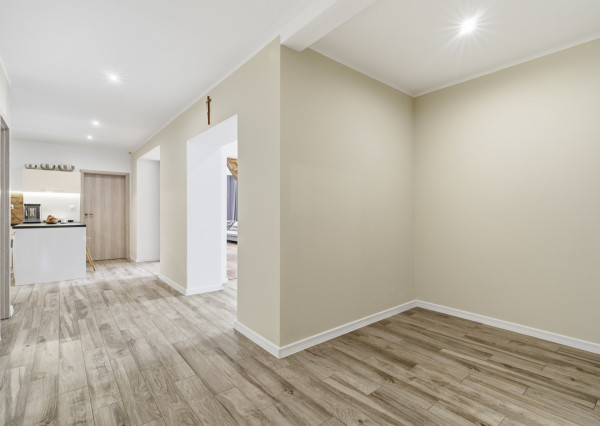 Na predaj moderný 4-izbový rodinný dom s bazénom v Bučanoch