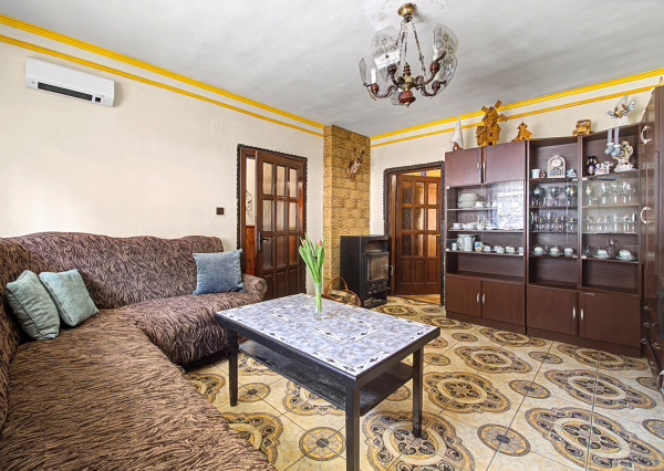 Na predaj rodinný dom s bazénom v obci Makov-Potok